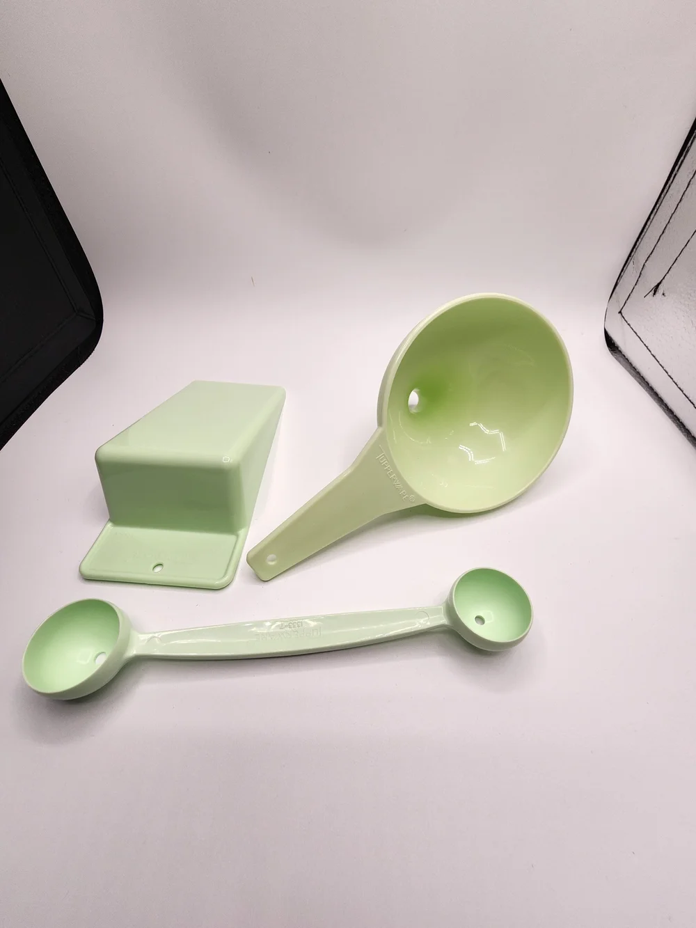 Tupperware Hostess Gifts Set mint Green Funnel Scoop